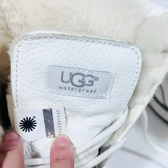 UGG Australia Adirondack III White Boots Women 6 Sherpa Fluff Waterproof Used
