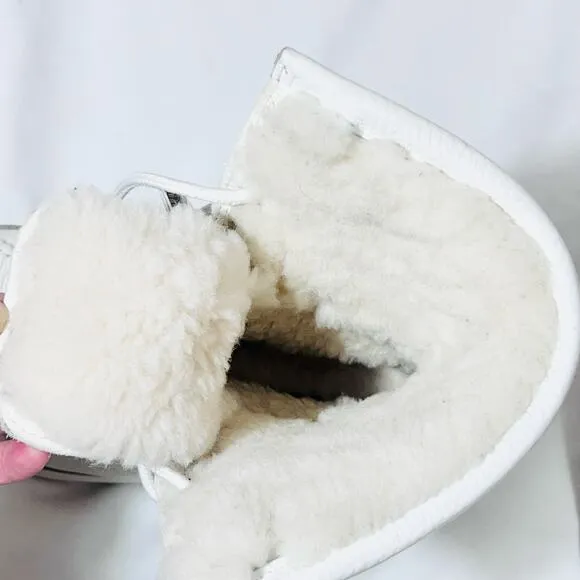 UGG Australia Adirondack III White Boots Women 6 Sherpa Fluff Waterproof Used