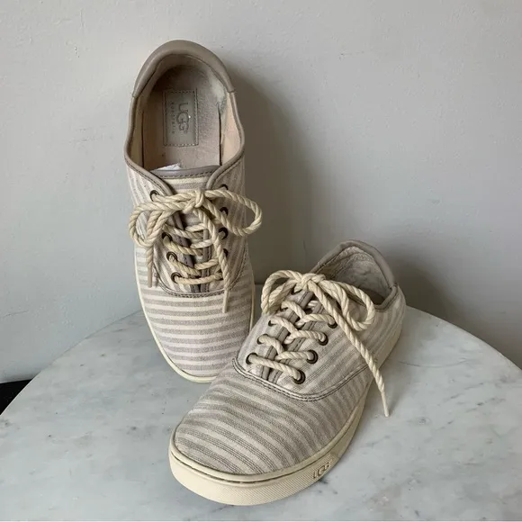 UGG AUSTRALIA Eyan Nautical WomansLace Up Canvas Gray Striped Tennis Shoes