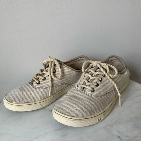 UGG AUSTRALIA Eyan Nautical WomansLace Up Canvas Gray Striped Tennis Shoes