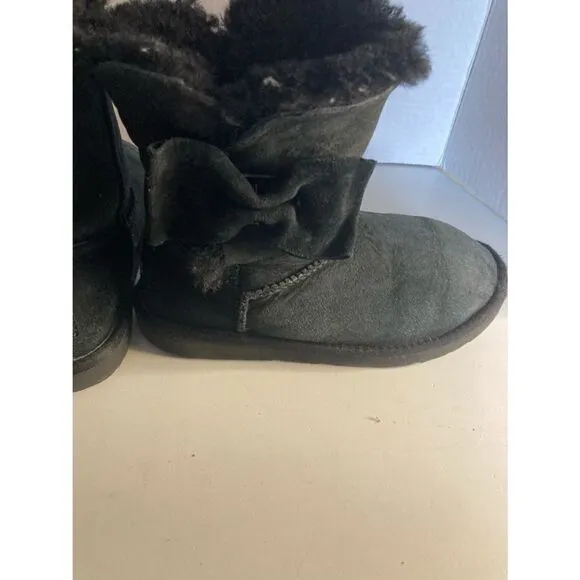 UGG Bailey Girls, Black Boots, Sz 3, Bow on side