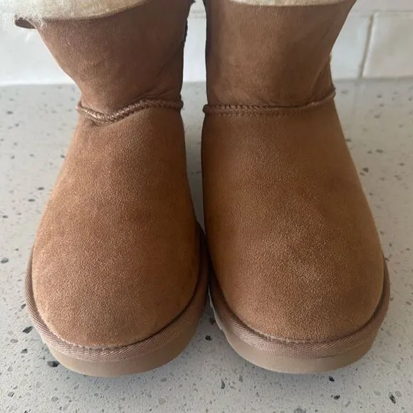UGG Bailey Zip Mini Boots Chestnut Ankle Booties Warm Casual Women’s Size 9 NWOB