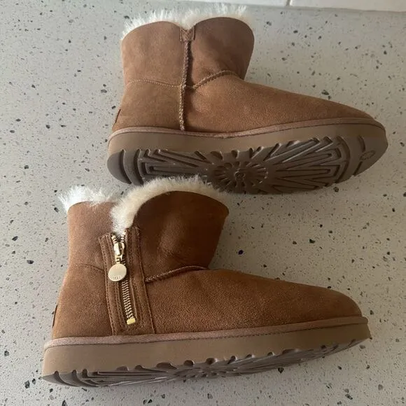 UGG Bailey Zip Mini Boots Chestnut Ankle Booties Warm Casual Women’s Size 9 NWOB