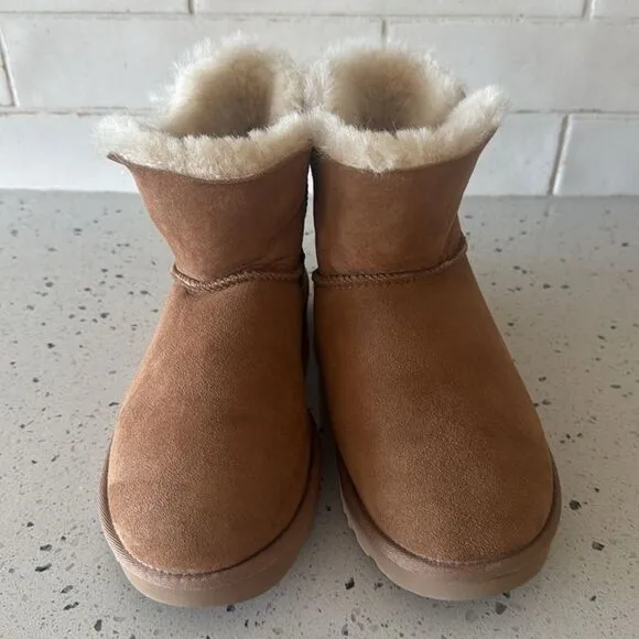 UGG Bailey Zip Mini Boots Chestnut Ankle Booties Warm Casual Women’s Size 9 NWOB