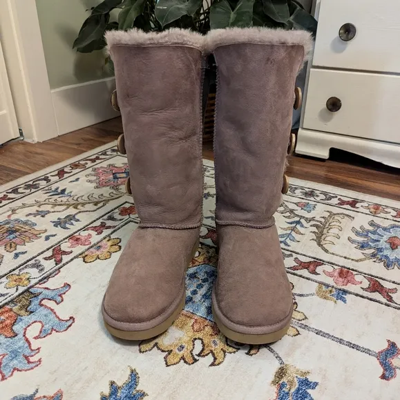 UGG Baily Button Triplet Boots Genuine Leather and Sheepskin Mauve Purple