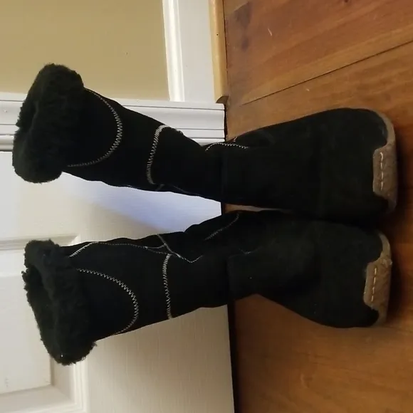 UGG Black suede leather  Boots size 9