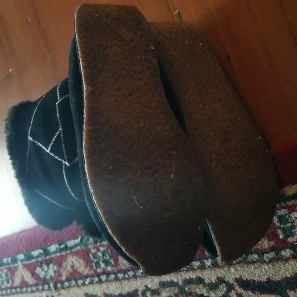 UGG Black suede leather  Boots size 9