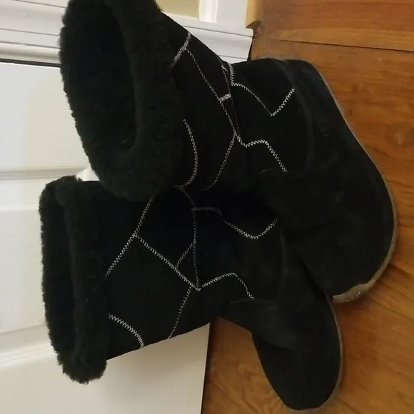 UGG Black suede leather  Boots size 9