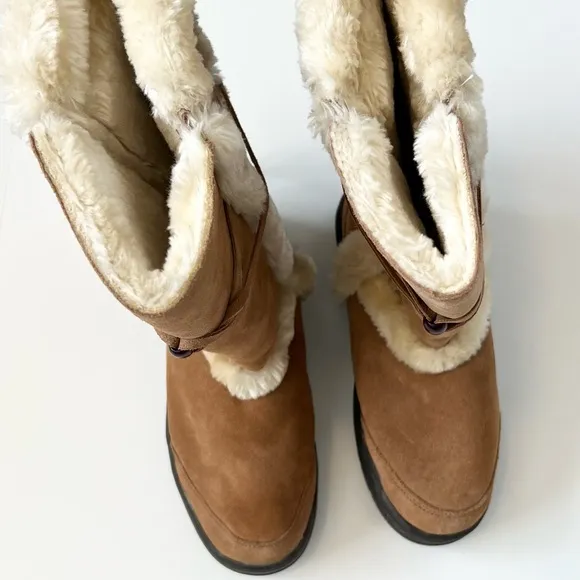 UGG boots Chesnut Ugg boots with beads Size 6 Winter boots Sheep Skin and Wool