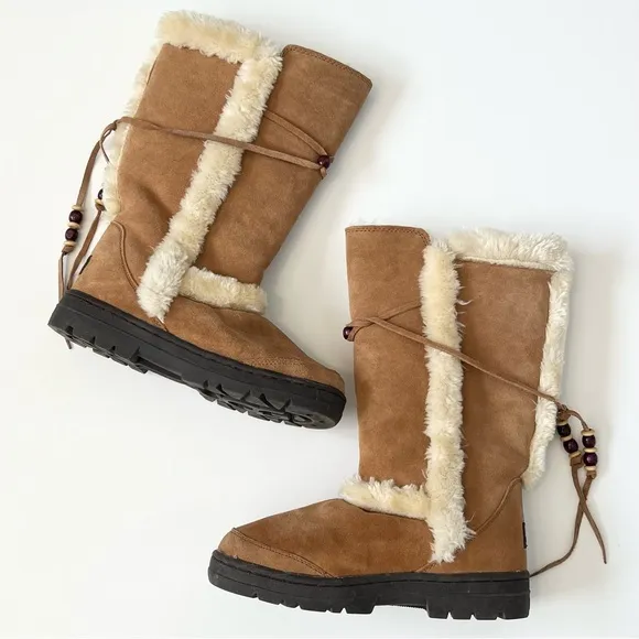 UGG boots Chesnut Ugg boots with beads Size 6 Winter boots Sheep Skin and Wool