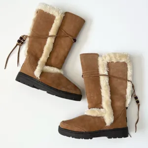 UGG boots Chesnut Ugg boots with beads Size 6 Winter boots Sheep Skin and Wool