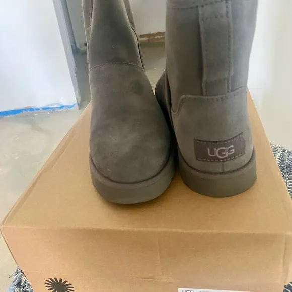 UGG boots gray in color size 6
