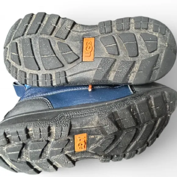 UGG Butte II Boots Girls 13 Blue Pure Wool Lined Waterproof