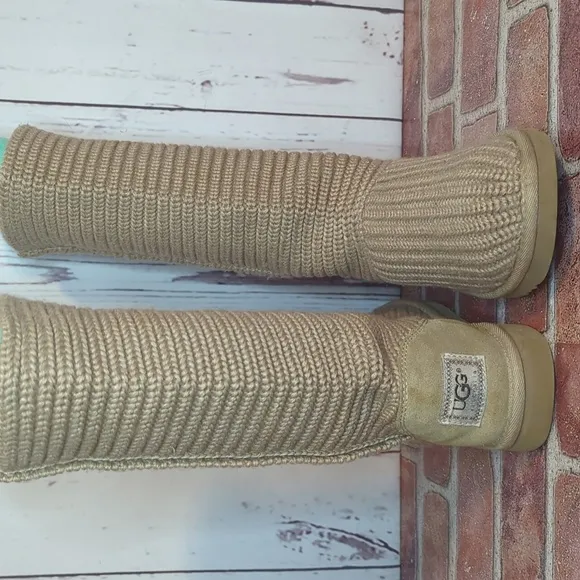 UGG Classic Cardy Knit Sweater Boots Chestnut Tall Shearling RARE and Retired