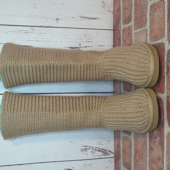 UGG Classic Cardy Knit Sweater Boots Chestnut Tall Shearling RARE and Retired