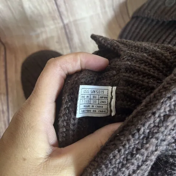 UGG Classic Cardy Women's Size 7 Brown Wool Knit 3 Button Boot 2 Ways To Wear