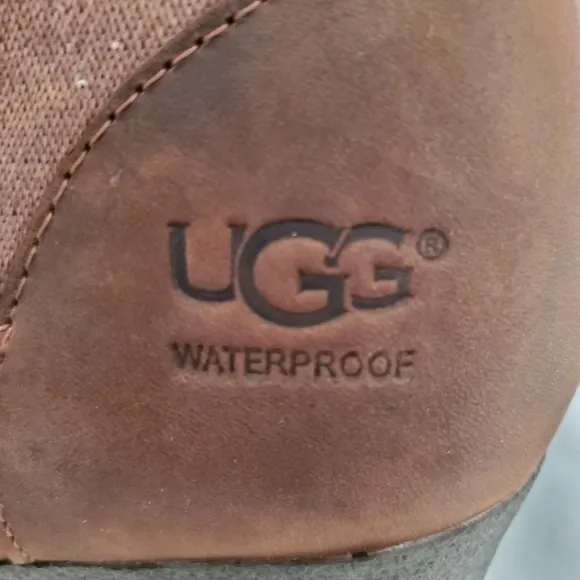 UGG 'CORALINE' BOOTS WATERPROOF NUBUCK LEATHER WEDGE HEEL BROWN WOMENS (8.5)