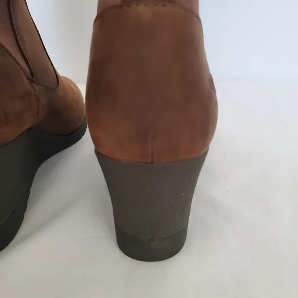 UGG 'CORALINE' BOOTS WATERPROOF NUBUCK LEATHER WEDGE HEEL BROWN WOMENS (8.5)