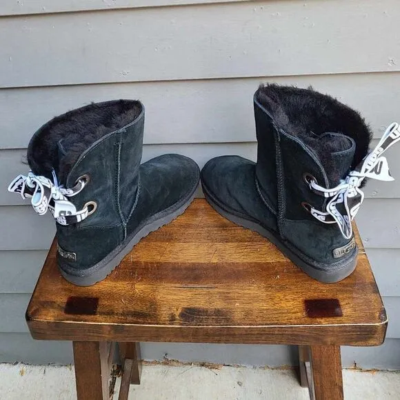 UGG Customizeable Bailey Bow Black Boots size 8 Suede