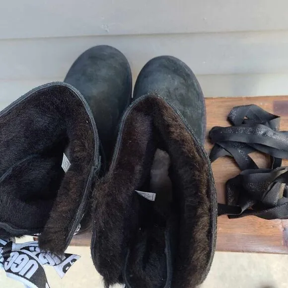 UGG Customizeable Bailey Bow Black Boots size 8 Suede