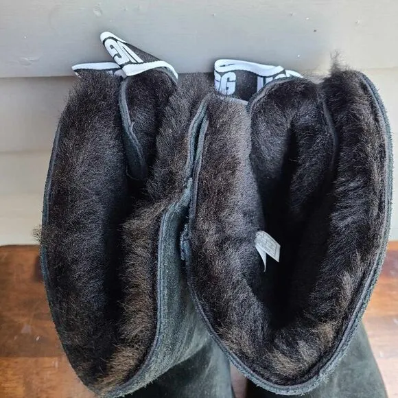 UGG Customizeable Bailey Bow Black Boots size 8 Suede