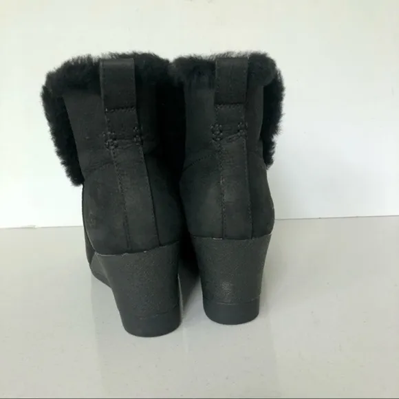 UGG Devorah Waterproof Wedge Boots size 9.5