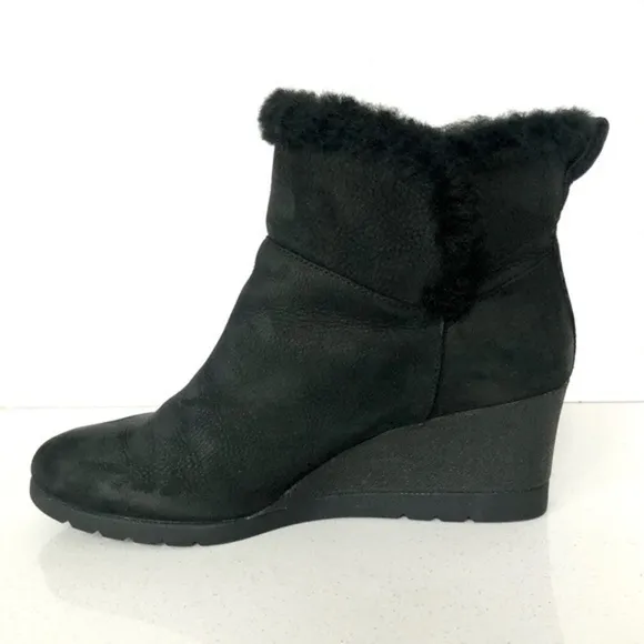 UGG Devorah Waterproof Wedge Boots size 9.5