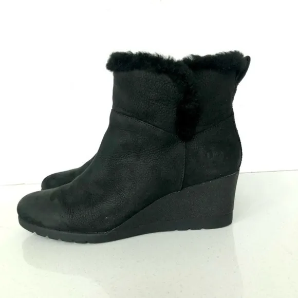 UGG Devorah Waterproof Wedge Boots size 9.5