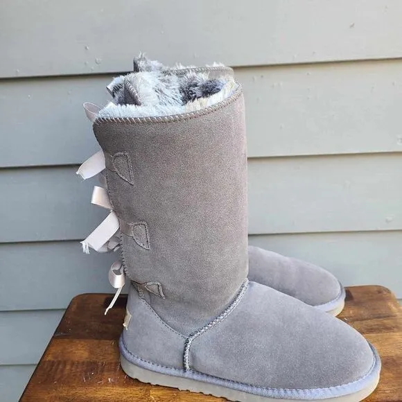 UGG Gray Suede Cream Shearling Bailey Boots Size 9