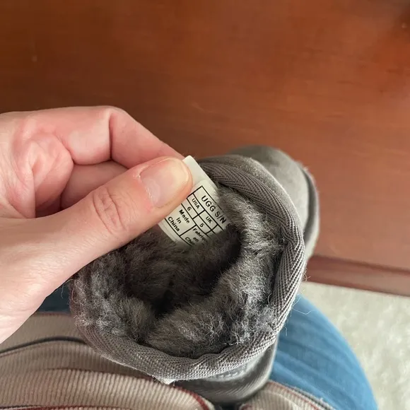 UGG | Gray toddler slip on boots | size 6