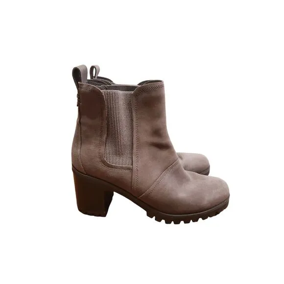 UGG Hazel Waterproof Suede Chelsea Boot Size 9