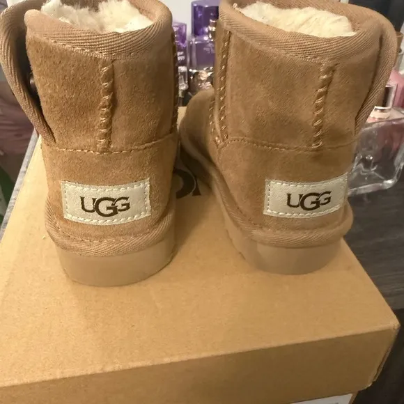 Ugg Jona Cozy Tan Toddler Boots