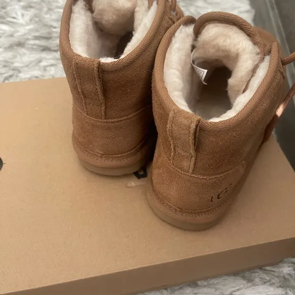 UGG Kids Tan Boots K Neumel ll