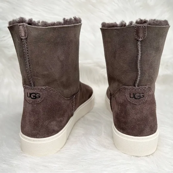 UGG Lynus Pull On Booties Thunder Cloud Suede Size 10