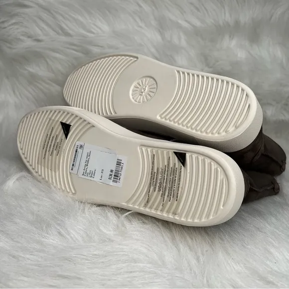 UGG Lynus Pull On Booties Thunder Cloud Suede Size 10