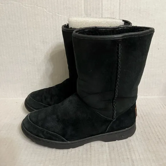 UGG Michaela Black winter Boots women’s sz 7