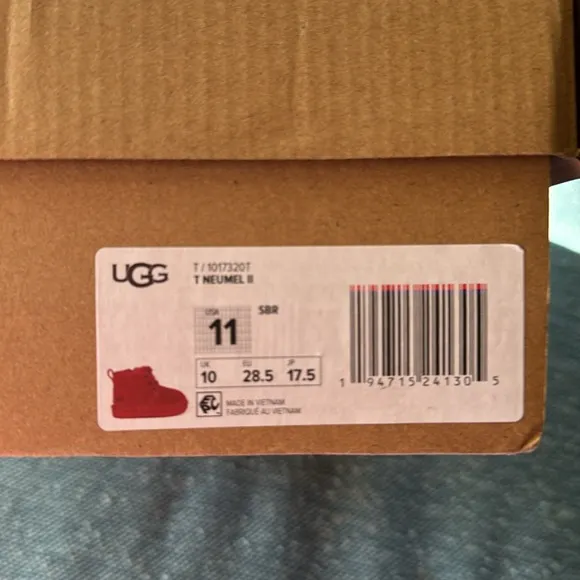UGG Neumel ll size 11 red fantastic condition