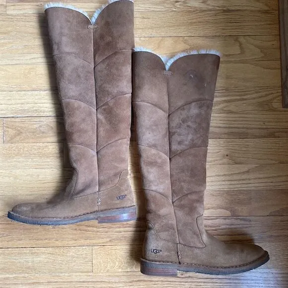 Ugg shearling sz 7 tall boots tan suede, great pre owned condition warm and cozy