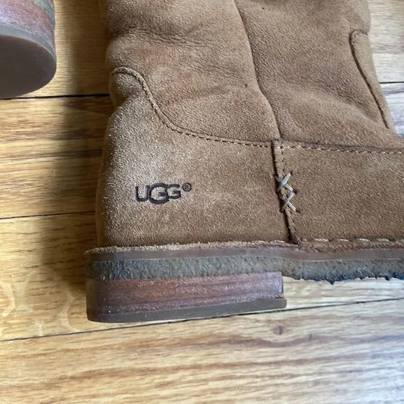 Ugg shearling sz 7 tall boots tan suede, great pre owned condition warm and cozy
