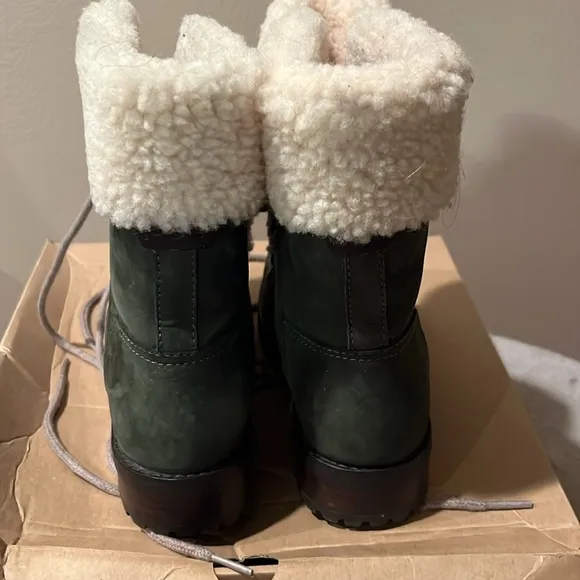 Ugg Sherpa lined combat boots size 6
