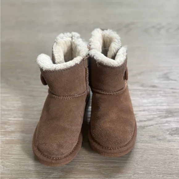 Ugg toddler girls boys chestnut brown toggle button boots size 12