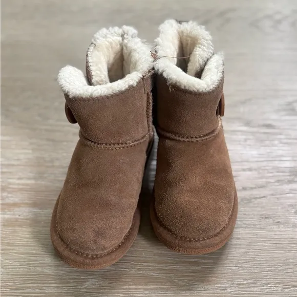 Ugg toddler girls boys chestnut brown toggle button boots size 12