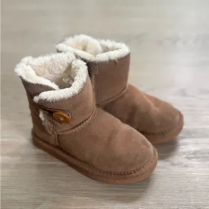 Ugg toddler girls boys chestnut brown toggle button boots size 12
