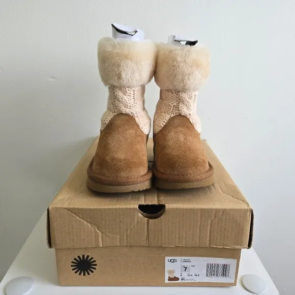 UGG Toddler Juniper II Size 7