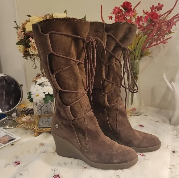 UGG VINTAGE UGG lace up SHERLING RUBBER WEDGE HEEL BOOTS