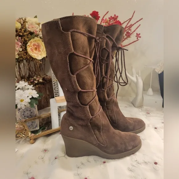 UGG VINTAGE UGG lace up SHERLING RUBBER WEDGE HEEL BOOTS