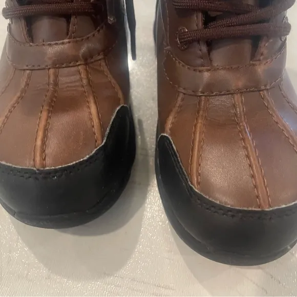 UGG Waterproof Fur-Lined Winter Boots – Toddler Size 8K