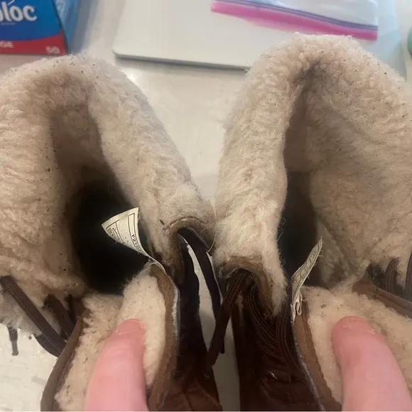 UGG Waterproof Fur-Lined Winter Boots – Toddler Size 8K