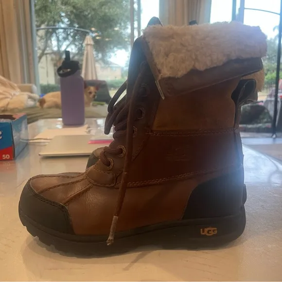 UGG Waterproof Fur-Lined Winter Boots – Toddler Size 8K