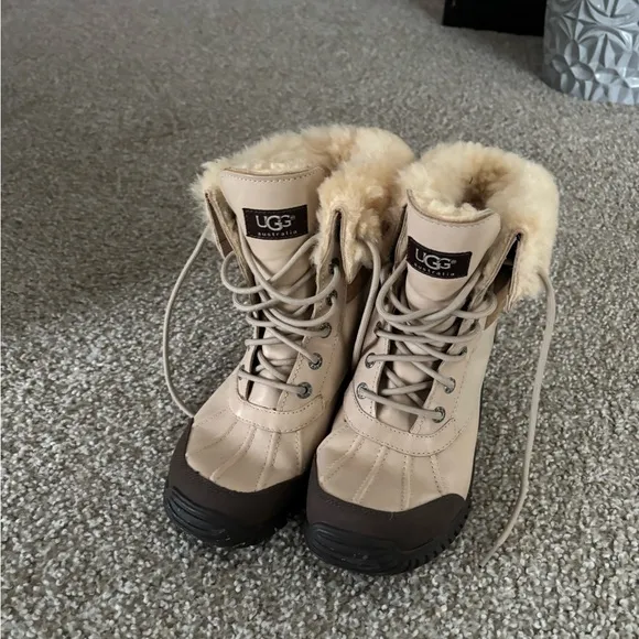 UGG Women's Beige and Brown Winter Boots